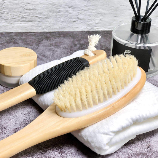 OWIIZI Badebürste aus Holz, gebogen, langer Griff, rutschfest, Duschbürste für Peeling, natürliche Borsten, Schrubber für den Rücken, nass oder trocken
